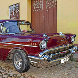 Vieille voiture americaine a Cuba pub